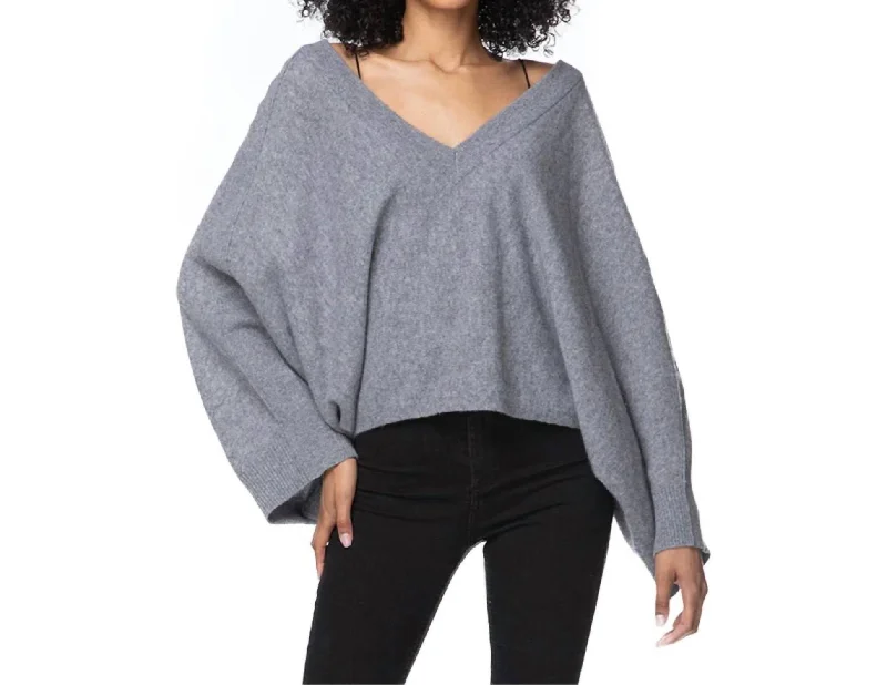 Coastal Cool Crew/v-Neck Reversible Sweater In Cloudy Grey