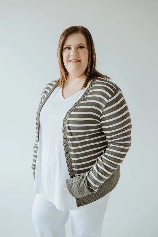 LIGHTWEIGHT STRIPED SNAP CARDIGAN IN LIGHT OLIVE AND IVORY